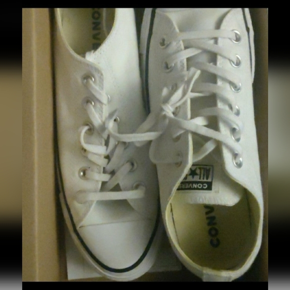 Converse Shoes - White platform converse